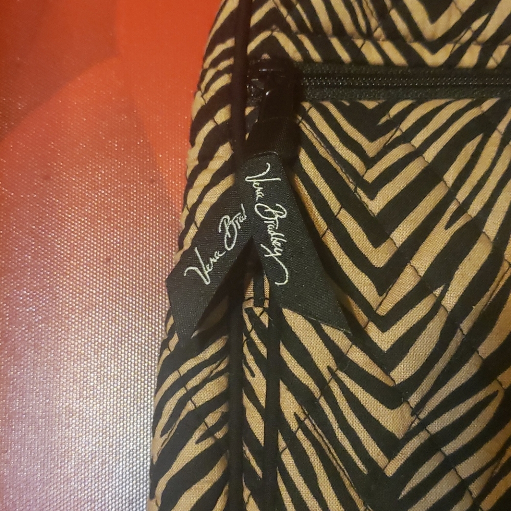 Vera Bradley Crossbody Bag - Picture 3 of 8